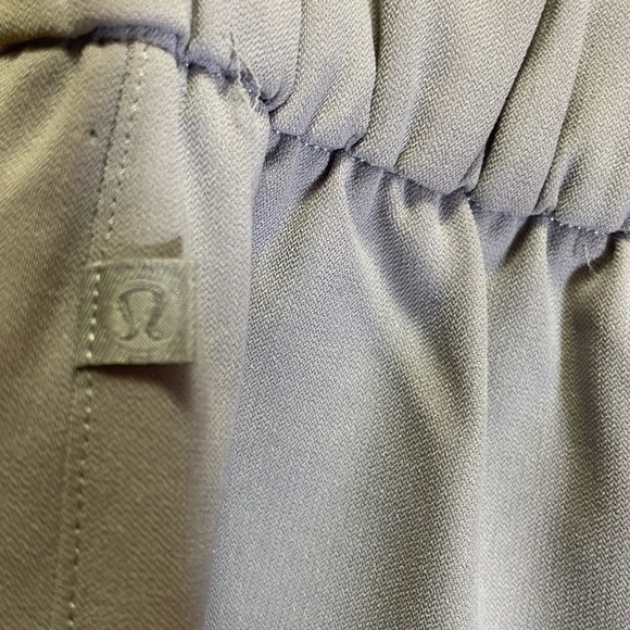 Lululemon Noir Crop Silverscreen Size 4 - Picture 9 of 10